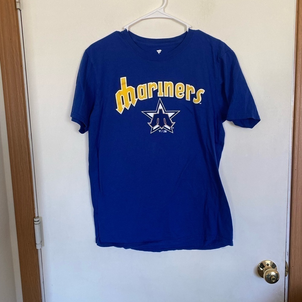 Mariners medium fanatics graphic tee